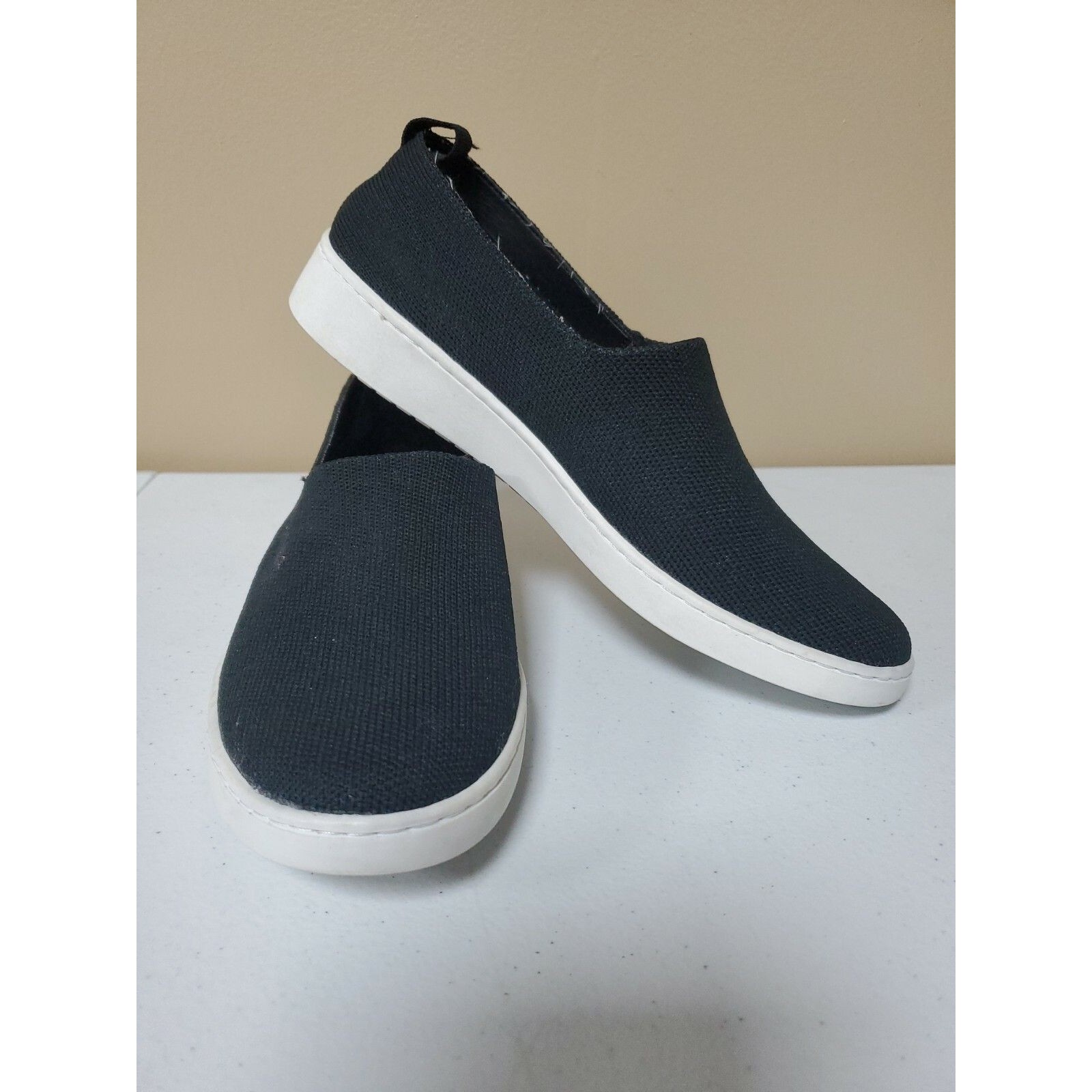 Adam Tucker Me Too Women's Shoes Sneakers Slip On Black 5.5m Reese 12